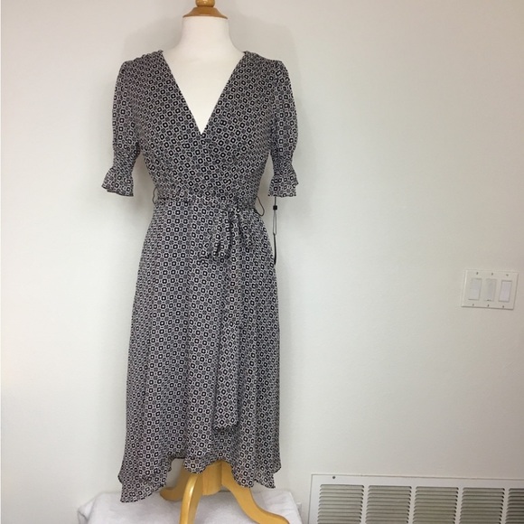 NWT New Tommy Hilfiger Black Cream Mod Floral Smock Puff Sleeve Dress Size 4 - Picture 1 of 16